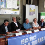 Conférence de presse avec à la table ronde, de gauche à droite : Benoît Lonqueu (représentant le Président de la Chambre d'Agriculture du Loir et Cher), Pascal Ferey (Vice-Président de l'APCA), Allain Bougrain Dubourg (Président de la LPO), Dominique Aribert (Directrice du Pôle Conservation de la Nature à la LPO), Didier Nabon (Président de la LPO Loir et Cher), André Peschard (Agriculteur)